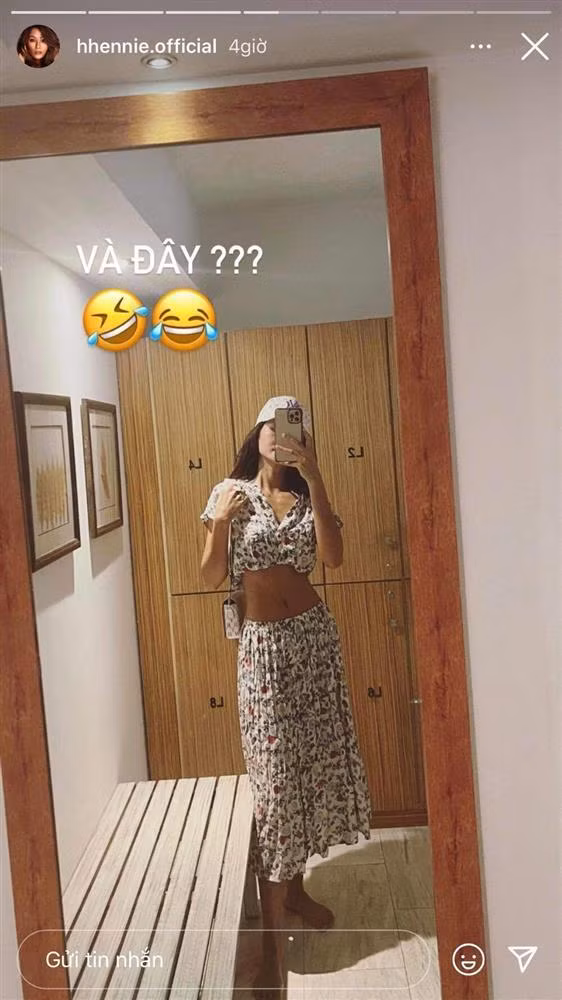 Chỉ với một chút cắt xẻ, Hoa hậu H'Hen Niê đã tạo ra set đồ thời thượng, cực kỳ hợp lý cho những chuyến đi biển sắp tới.