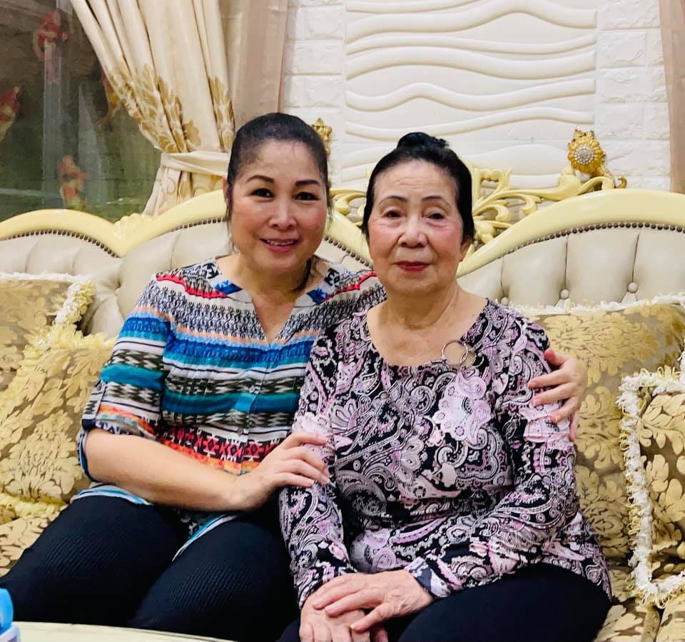 Hồng Vân gọi mẹ là "cục vàng".