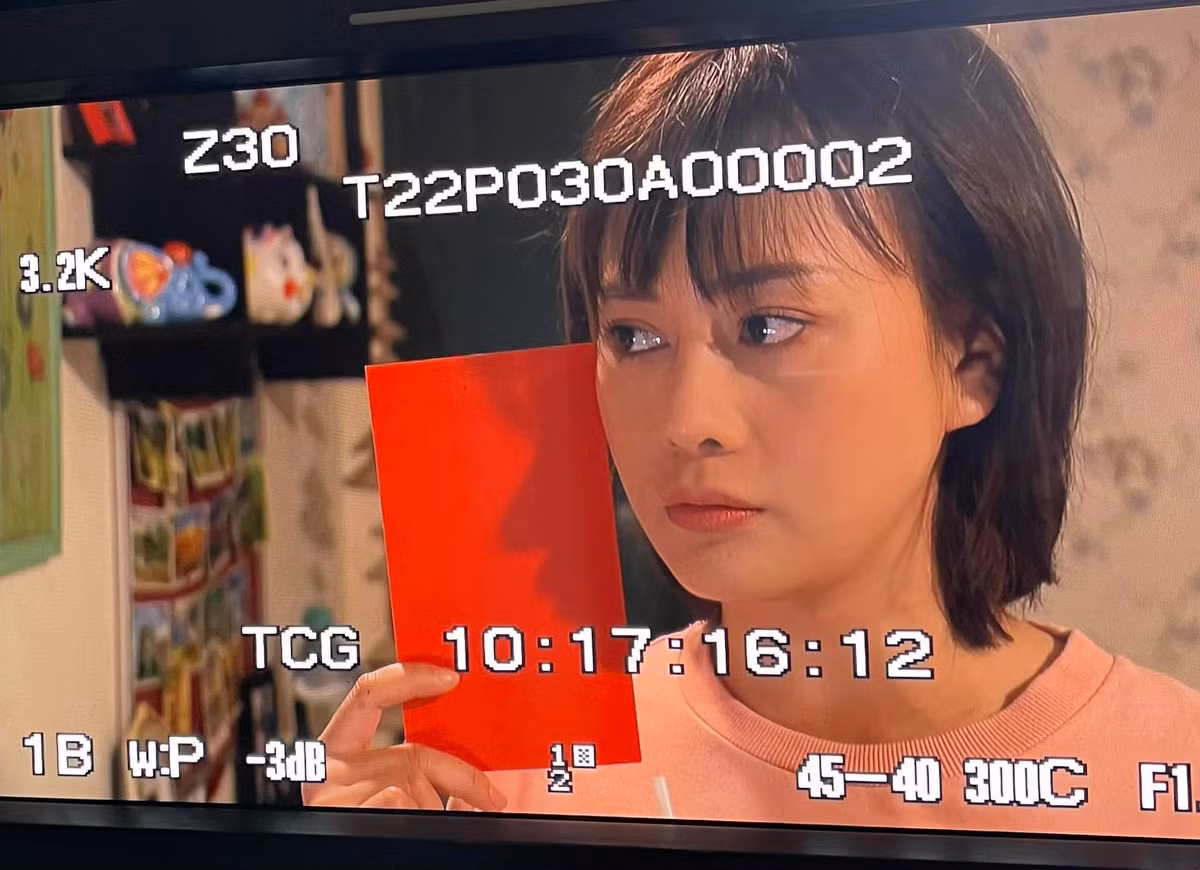 Phương Oanh chia sẻ hình ảnh hậu trường trong phim mới đang bấm máy.