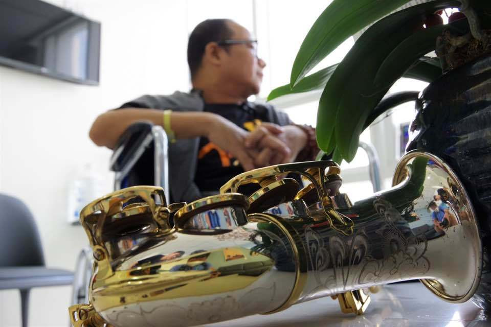 "Dù tình hình tiến triển khá tốt nhưng hiện tại nghệ sĩ Trần Mạnh Tuấn tiếp tục quá trình điều trị tại bệnh viện. Với chủ trương không để ai bị bỏ lại phía sau, dù bệnh viện đang cố gắng chữa trị cho nhiều bệnh nhân COVID-19 nhưng những bệnh nhân bị bệnh nặng khác chúng tôi đều cố gắng cứu chữa hết mình. Trần Mạnh Tuấn chỉ là một trong số những bệnh nhân như thế", Giám đốc Bệnh viện Quân y 175 cho biết.