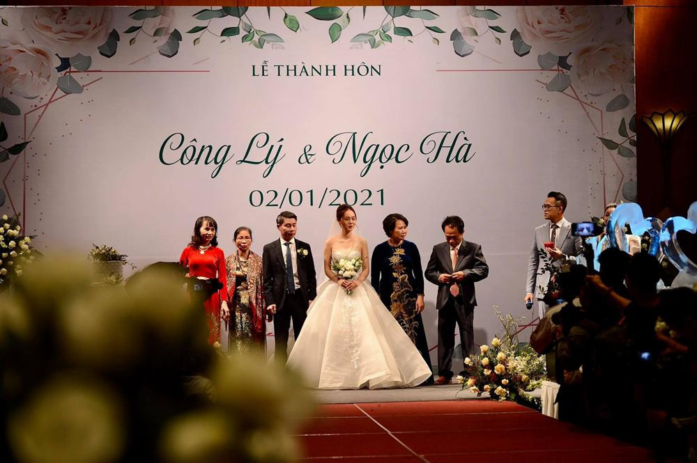 Vi sao bo de vang mat trong dam cuoi NSND Cong Ly?