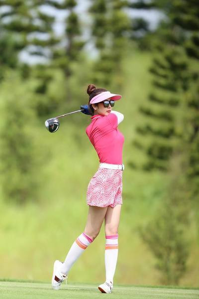 Cô thường cập nhật các khoảnh khắc trên sân golf và dành nhiều thời gian để có thể thỏa mãn niềm đam mê với môn thể thao này. 