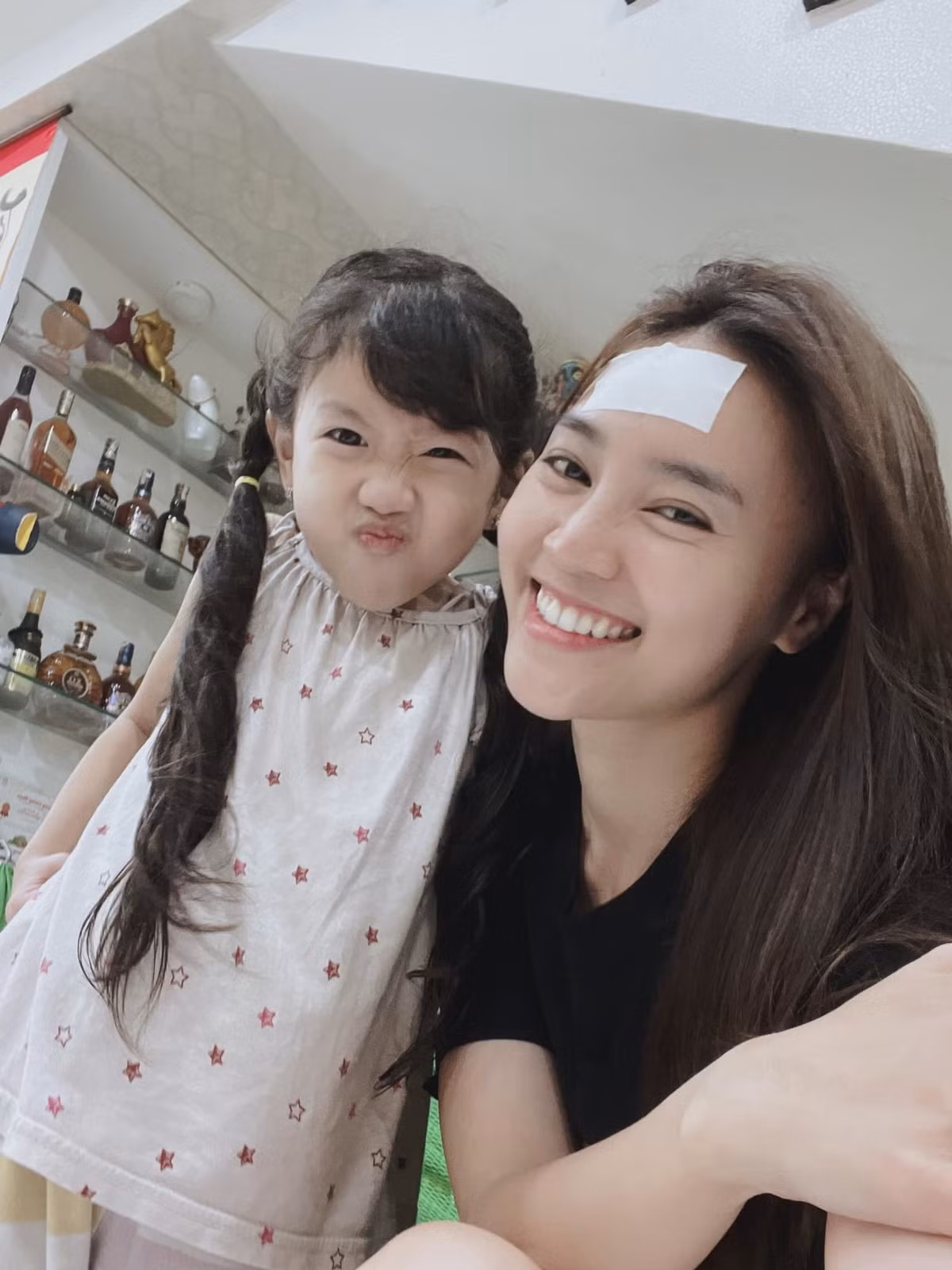 Ninh Dương Lan Ngọc vẫn xinh đẹp dù bị ốm.