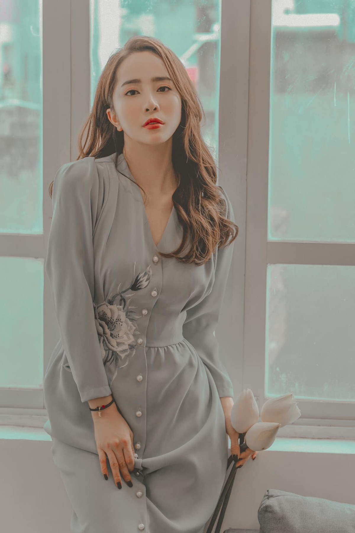 Sao Việt hôm nay 6/5: Quỳnh Nga đẹp thanh lịch.