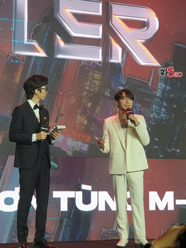 hời gian nam ca sĩ xuất hiện tại sự kiện chỉ rơi vào khoảng 24 phút.