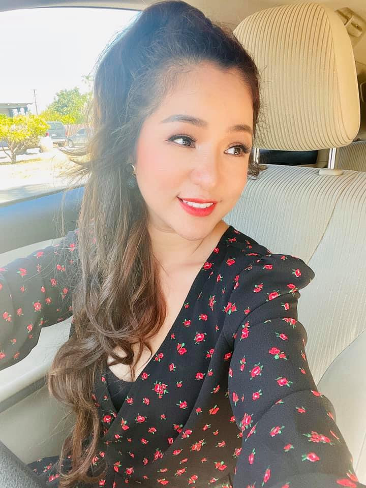 Trong một bài phỏng vấn với VietNamNet, Thúy Nga đã tiết lộ những áp lực khi sống tại Mỹ: "Tôi luôn trong tình trạng quay cuồng với công việc nhưng tôi không bao giờ cố gắng phô ra hay than vãn để mọi người nhìn vào cảm giác thương hại hoàn cảnh của mình. Tôi muốn nỗ lực 200% sức lực để Nguyệt Cát được hạnh phúc và không thiếu thốn bất cứ điều gì, kể cả tình thương hay vật chất".