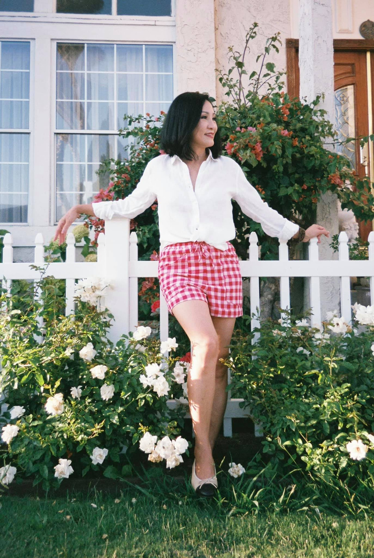 Hồng Đào chụp ảnh phim.