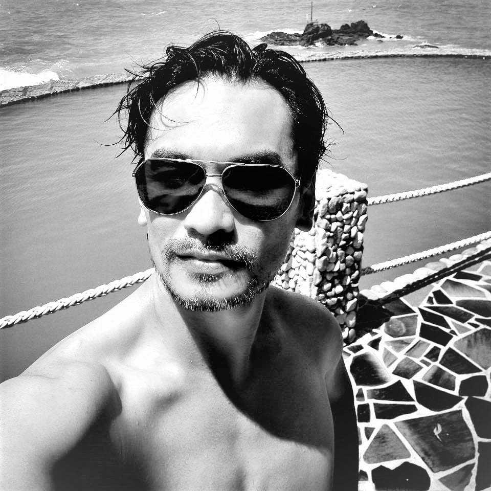 Đức Hải đi tắm biển.