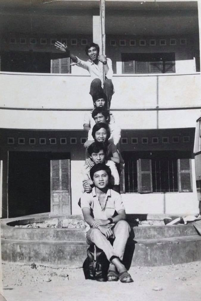 Lý Hải (thứ hai từ dưới lên) thời mới vào trường Sân khấu Điện ảnh.