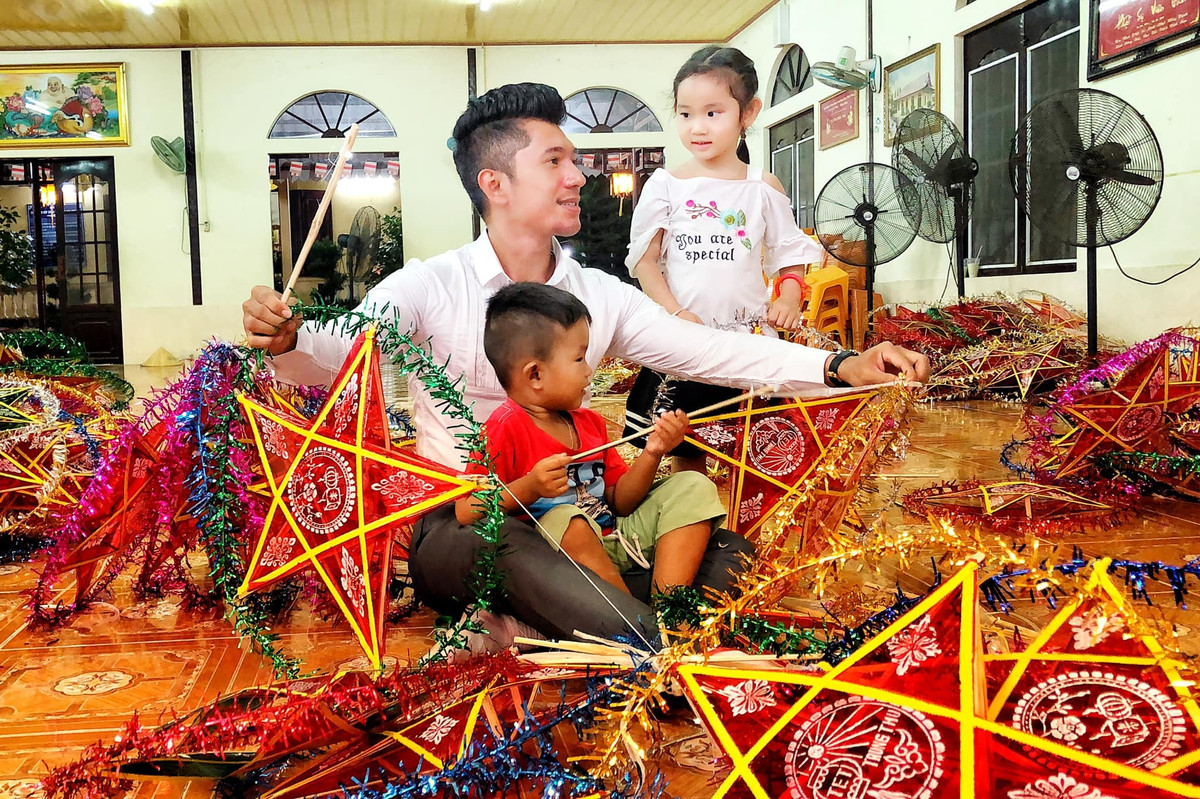 Lương Bằng Quang chia sẻ những thù hằn đấu đá trên mạng xã hội khiến con người mất đi sự an lạc.