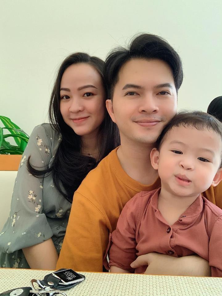 Sao nam Vbiz bi soi gioi tinh: Trai co vo cung khong thoat-Hinh-9