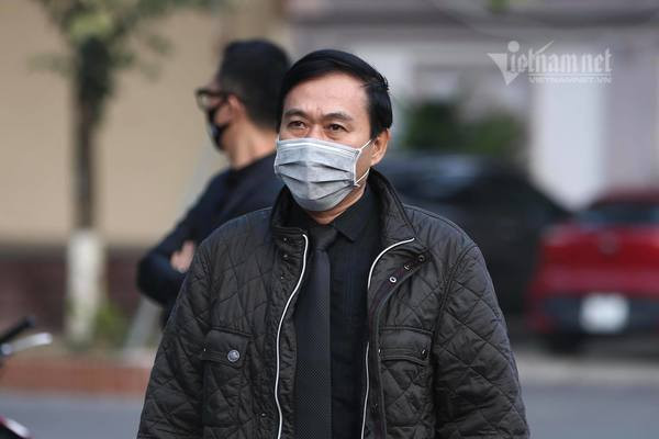 Do tình hình dịch COVID-19 diễn biến phức tạp, ban tổ chức tang lễ yêu cầu người đến viếng đeo khẩu trang, mang theo nước rửa tay và giữ khoảng cách an toàn, đảm bảo vệ sinh dịch tễ.