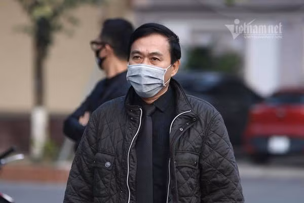 Do tình hình dịch COVID-19 diễn biến phức tạp, ban tổ chức tang lễ yêu cầu người đến viếng đeo khẩu trang, mang theo nước rửa tay và giữ khoảng cách an toàn, đảm bảo vệ sinh dịch tễ.