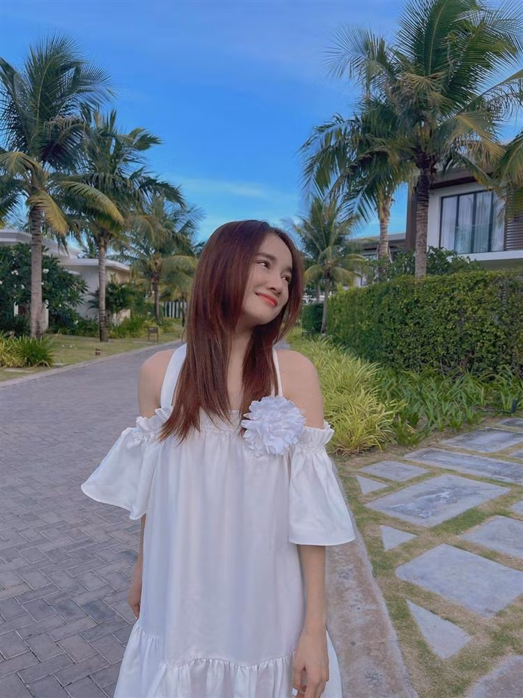 Đây không phải lần đầu cô bị khán giả nhắc nhở chuyện cân nặng, vóc dáng.