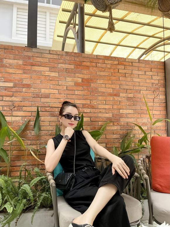 Thiều Bảo Trang nhắn nhủ fans: "Chào các cậu, đầu tuần vui vẻ nha!".