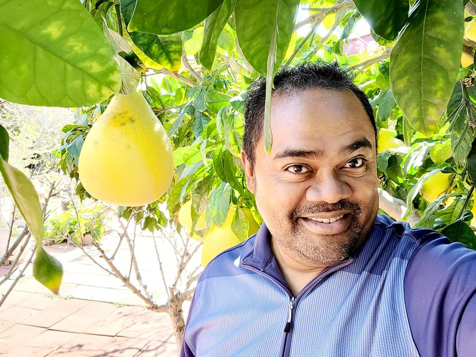 Mới đây, Dũng Taylor đăng tải loạt ảnh cùng con gái trên trang cá nhân. Trong ảnh là khoảnh khắc hai cha con đi hái lộc đầu xuân tại một Tịnh Xá ở Hoa Kỳ. Dũng Taylor cũng chia sẻ thêm, hiện bà xã Thu Phương đang ở Việt Nam do tình hình dịch bệnh, nên con gái thay mẹ cùng bố đến lo cho Chùa chuẩn bị đón Tết.