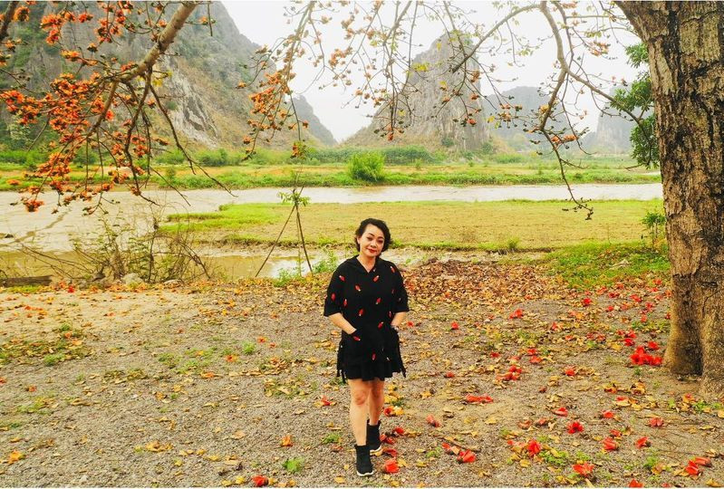 Nghệ sĩ Trà My đầy tâm sự khi viết: "Lạ thật! Càng lớn càng cô đơn".