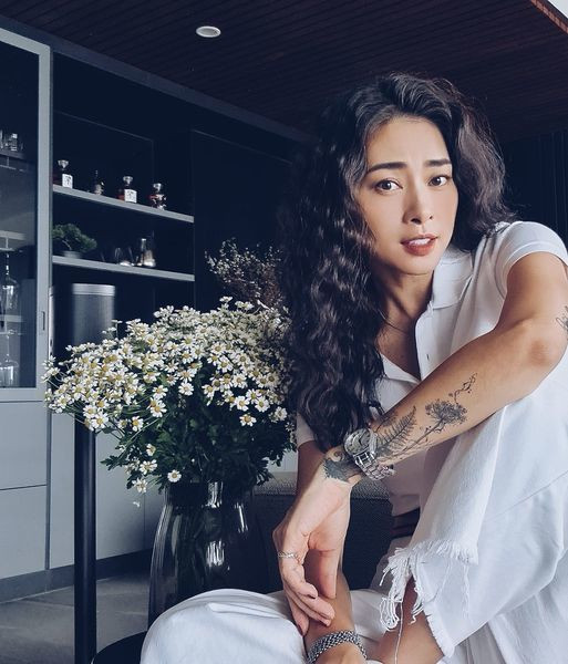 "Cứ phải cố gắng mỗi ngày cho một mục tiêu nhất định. Vì thành công của bạn nằm ở sự cố gắng đó, chứ không hẳn là đích đến...", Ngô Thanh Vân tự dăn bản thân.