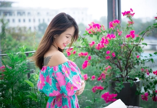 Vân Hugo kết hôn năm 2012 và ly dị sau 4 năm chung sống. Sau lần đổ vỡ hôn nhân đầu tiên, cô vừa phải một mình chăm sóc con trai nhỏ vừa phát triển sự nghiệp kinh doanh.