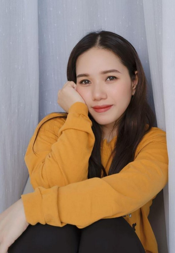 "Cố gắng thêm một chút, nước mắt sẽ ngừng rơi. Và mọi chuyện sẽ ổn thôi", Thùy Chi tỏ ra tâm trạng.