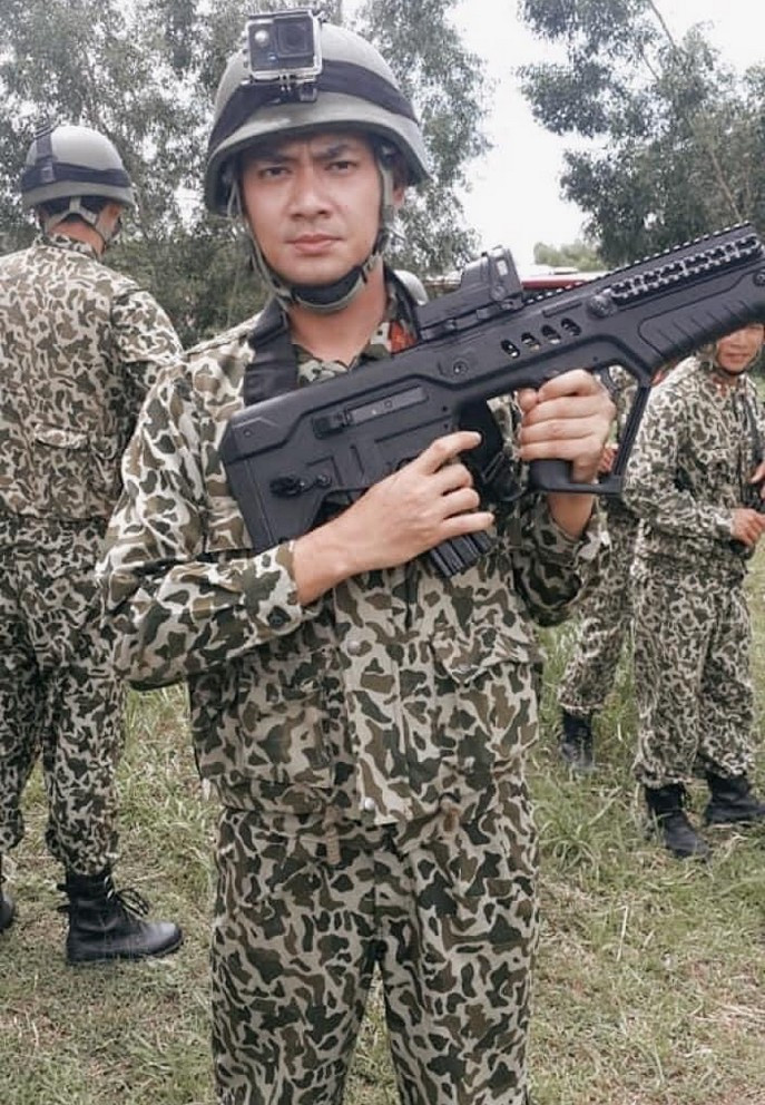 Minh Luân nhớ những ngày trong môi trường quân đội. Anh tin Sài Gòn sẽ sớm dập được dịch khi có sự hỗ trợ tích cực của các cán bộ chiến sĩ.