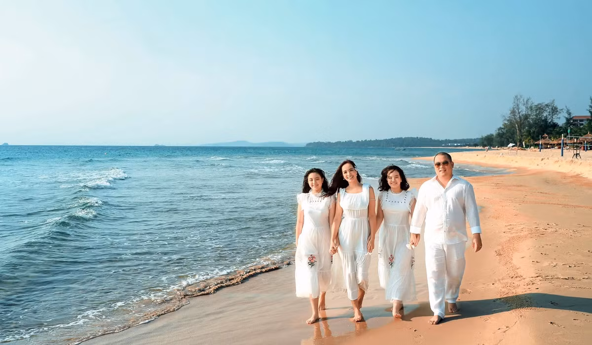 Gia đình Thúy Hạnh đi chơi đảo Phú Quốc.