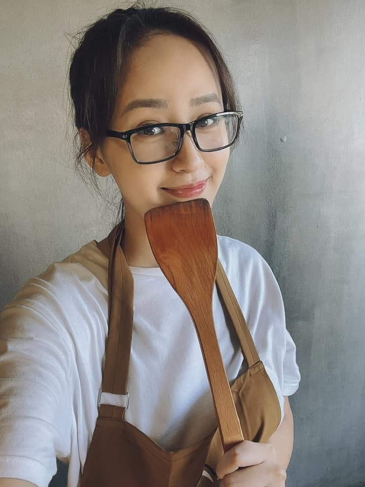 Sao Việt hôm nay 13/1: Mai Phương Thuý khoe ảnh chăm chỉ vào bếp nấu ăn. 