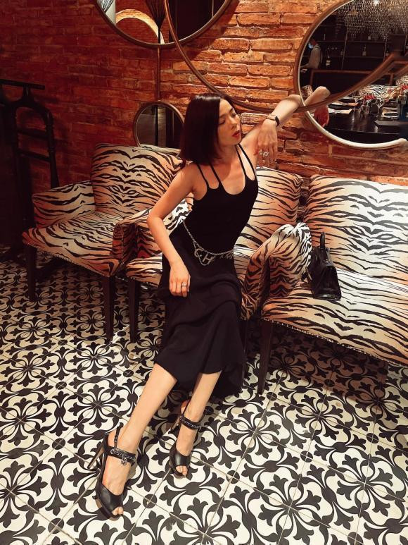 Lệ Quyên chiêm nghiệm: "Không có thước đo nào là quy chuẩn cho sự bền vững... Cũng qua lâu rồi cái tuổi sướt mướt hay ngôn tình, hứa hẹn trong tiểu thuyết, chỉ cần hiện tại trân trọng từng giây phút, trọn vẹn để từng khoảnh khắc bên nhau đong đầy ý nghĩa là đủ. Phải có hiện tại thì tất yếu sẽ có tương lai".