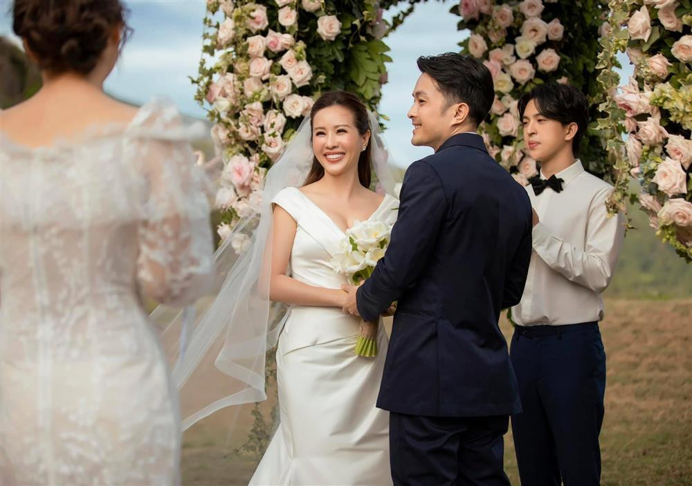 Thu Hoai xuat hien la lam, co bau voi chong kem 10 tuoi?-Hinh-8