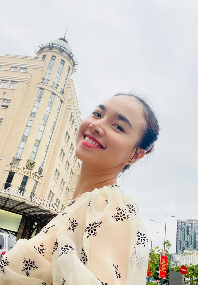 Đinh Ngọc Diệp kêu gọi mọi người đồng lòng sau khi TP.HCM có lệnh giãn cách thêm 2 tuần.