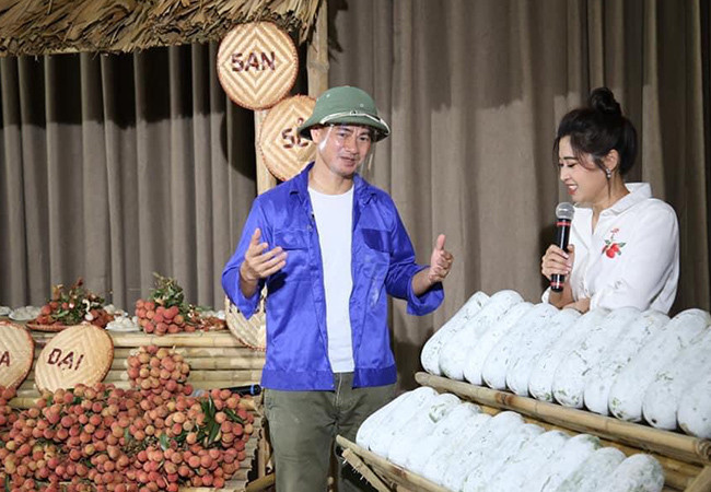  Sao Việt hôm nay 10/6: Xuân Bắc tham gia sự kiện livestream bán nông sản cho người dân vùng dịch. Trong vòng một giờ, 5000 đơn hàng được chốt với hơn 85 tấn hàng được tiêu thụ.