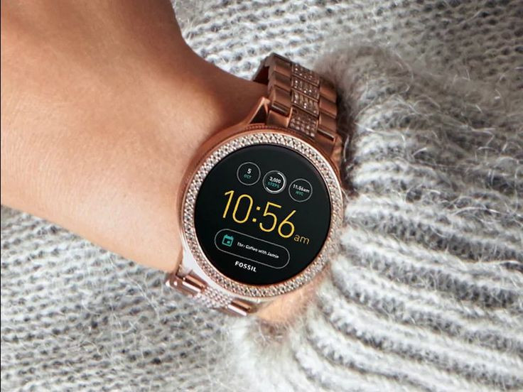 Ngày nay, các thiết bị như smartwatch, máy theo dõi sức khỏe, và công nghệ y học tiên tiến đã chứng minh tầm nhìn của ông. Ảnh: Pinterest.