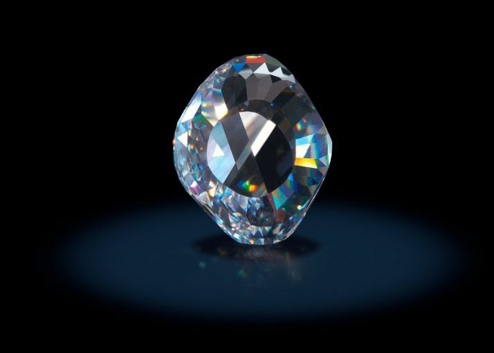  9. Trưng bày trong Đại triển lãm 1851. Koh-i-Noor được công chúng chiêm ngưỡng lần đầu tiên tại Đại triển lãm ở London. Tuy nhiên, nhiều người thất vọng vì viên kim cương không sáng lấp lánh như mong đợi. Ảnh: Pinterest.