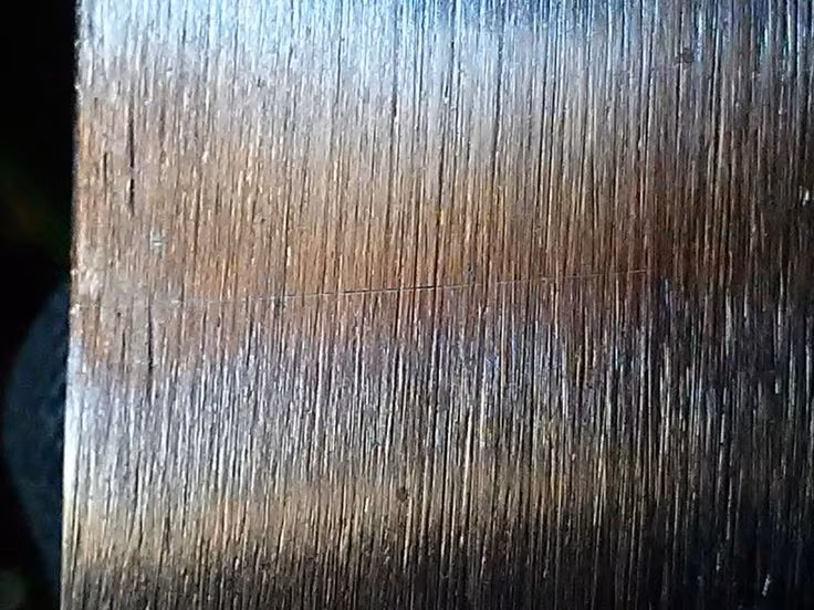  5. Công thức thất truyền. Phương pháp chế tạo thép Damascus thực sự đã bị thất truyền vào khoảng thế kỷ 18. Nguyên nhân có thể do nguồn cung cấp quặng thép Wootz cạn kiệt hoặc kỹ thuật luyện kim bị lãng quên. Ảnh: Pinterest.