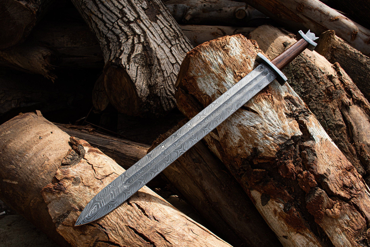  9. Thép Damascus trong truyền thuyết. Loại thép này thường được miêu tả trong các câu chuyện thần thoại là “thép của các vị thần,” được cho là có khả năng phá vỡ mọi vật liệu khác. Ảnh: Pinterest.