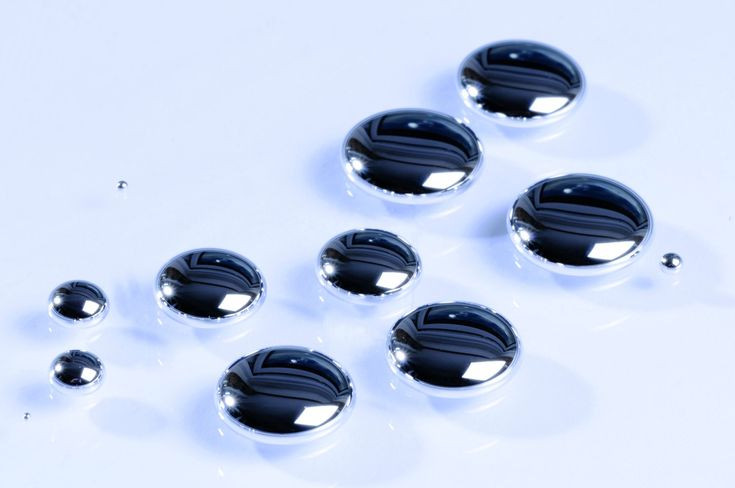  10. Có ba dạng chính. Thủy ngân nguyên tố: Kim loại lỏng ở nhiệt độ phòng. Thủy ngân vô cơ: Dạng muối, thường xuất hiện trong công nghiệp. Thủy ngân hữu cơ: Như methylmercury, phổ biến trong môi trường và có thể tích tụ trong chuỗi thức ăn. Ảnh: Pinterest.