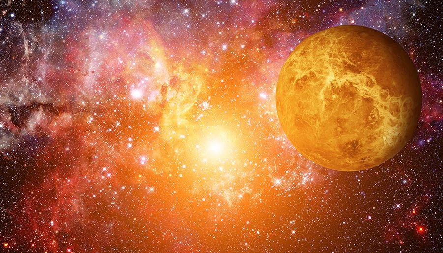  Mặt trời chói lóa: Dù mây dày cản ánh sáng, sao Kim phản chiếu khoảng 70% ánh sáng Mặt Trời, khiến nó trở thành hành tinh sáng nhất trên bầu trời đêm Trái Đất. Ảnh: Pinterest.