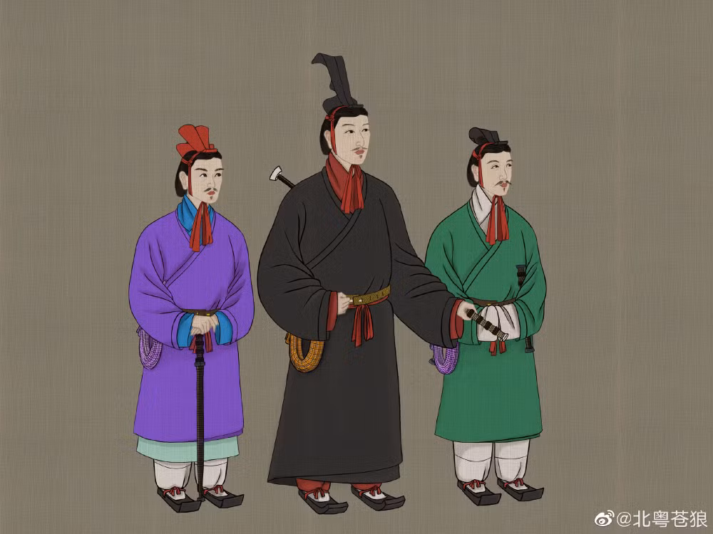  9. Đốt sách và chôn học giả. Để kiểm soát tư tưởng, ông ra lệnh đốt sách của các trường phái đối lập, đặc biệt là Nho giáo, và chôn sống hàng trăm học giả Nho gia, một hành động gây tranh cãi sâu sắc trong lịch sử. Ảnh: Pinterest.