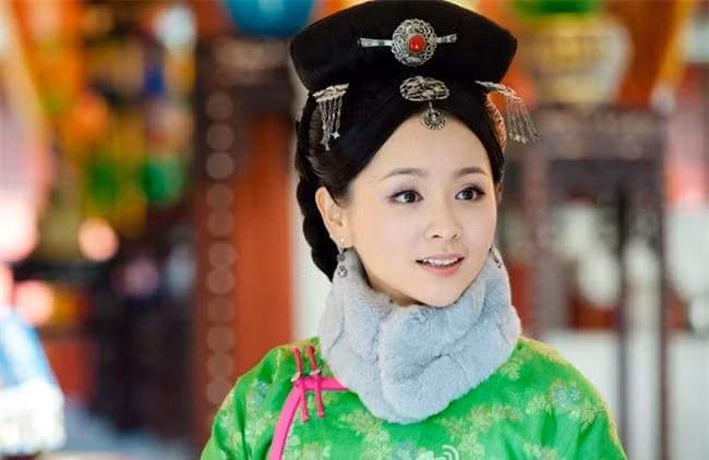 Hoa Than lam mot viec khien Can Long quyet dinh ket lam thong gia