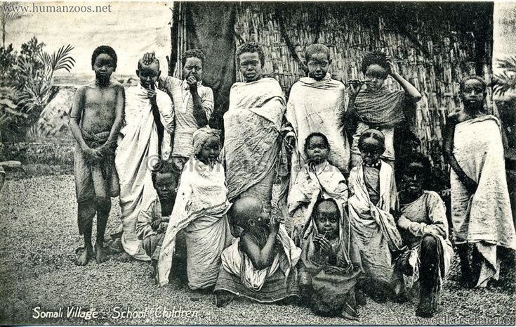  11. Người châu Phi là nạn nhân lớn nhất. Người châu Phi thường là đối tượng chính của vườn thú người, đặc biệt là các bộ tộc như Zulu, Pygmy và người Bushmen. Ảnh: Pinterest.