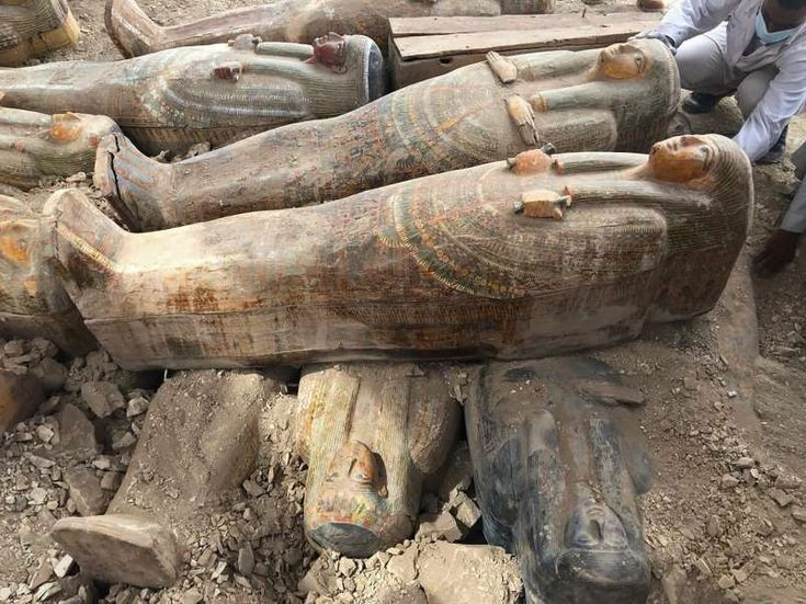  Nghi thức ướp xác: Người Ai Cập cổ ướp xác để bảo quản cơ thể, vì họ tin rằng linh hồn (ba phần: Ka, Ba và Akh) cần một cơ thể nguyên vẹn để tiếp tục sống sau khi chết. Ảnh: Pinterest.