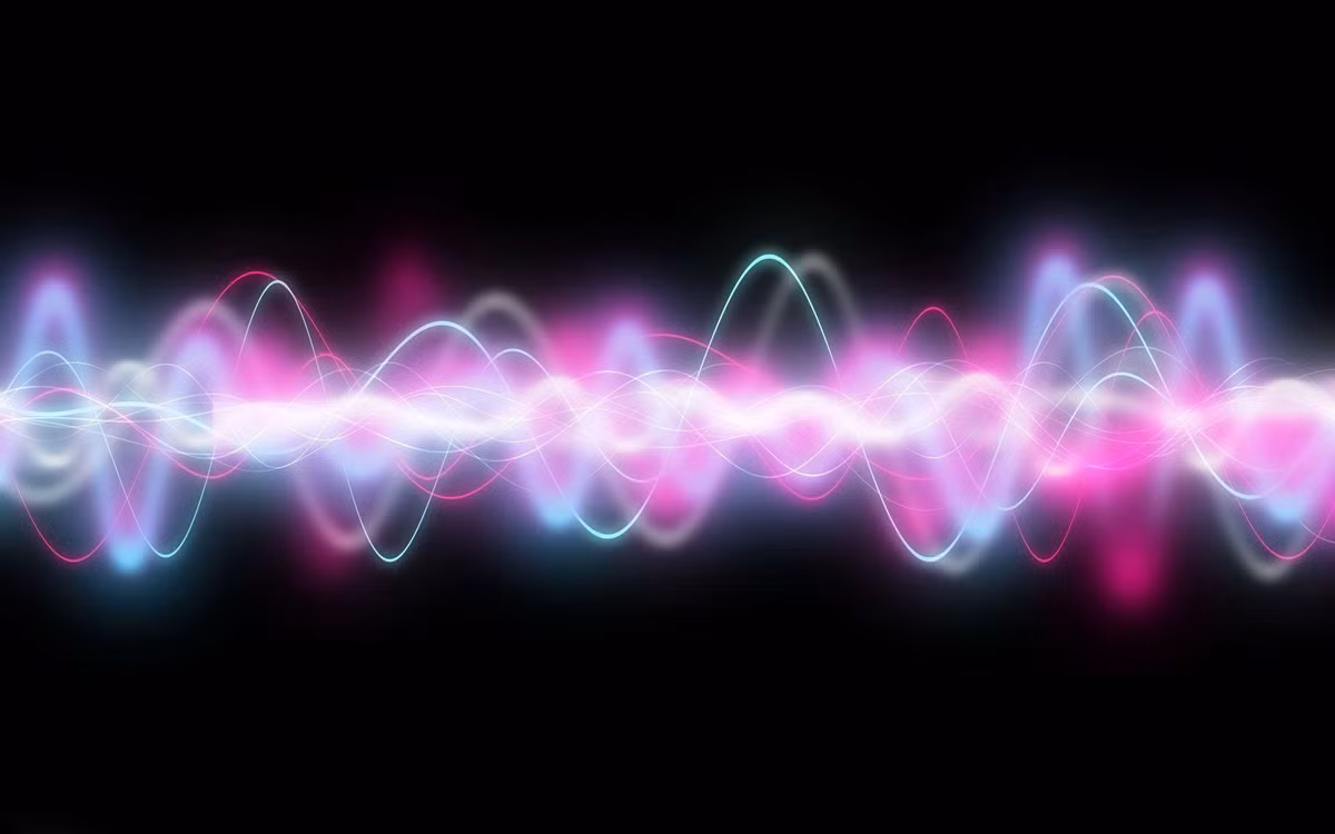  Công nghệ sonar: Sóng âm được sử dụng trong sonar (Sound Navigation and Ranging) để phát hiện tàu ngầm, đo độ sâu đại dương, và lập bản đồ đáy biển. Ảnh: Pinterest.