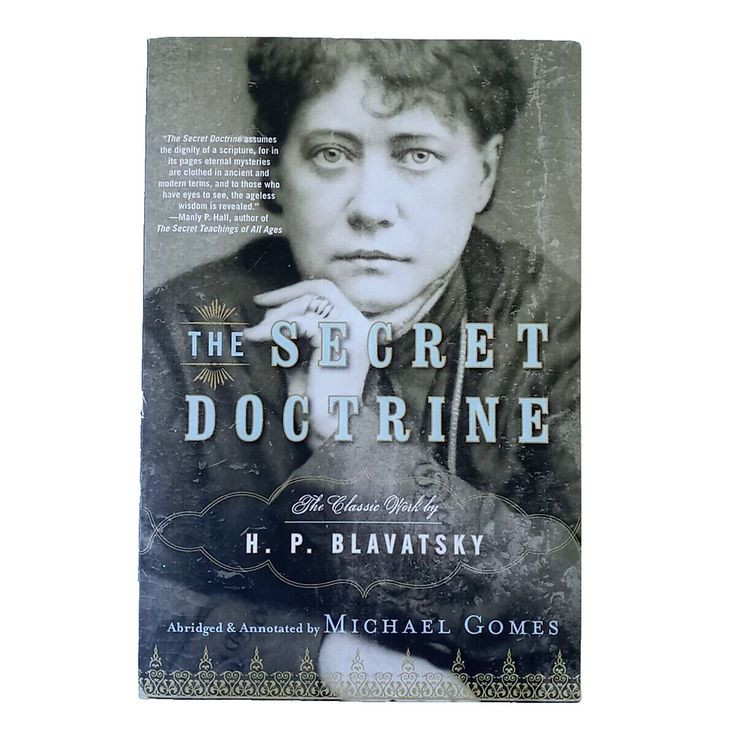  6. Học thuyết bí truyền (The Secret Doctrine): Một tác phẩm kinh điển của Thuyết Thông thiên học được viết bởi Helena Blavatsky, xuất bản năm 1888; khám phá nguồn gốc và mục đích sống của con người, với sự kết hợp giữa triết học phương Tây và phương Đông. Ảnh: Pinterest.