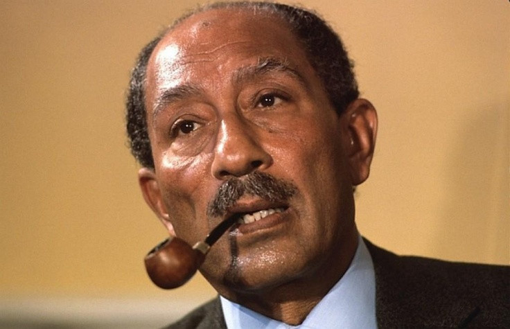 Sadat để lại dấu ấn lịch sử lớn với việc ký Hiệp định Hòa bình Camp David với Israel năm 1978, chấm dứt tình trạng xung đột kéo dài, mang lại sự công nhận quốc tế cho Ai Cập. Ảnh: Pinterest.