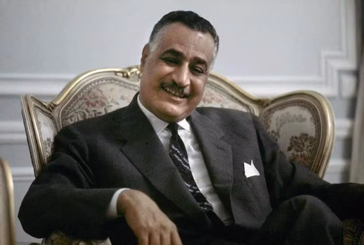 1. Gamal Abdel Nasser (1918–1970). Chức vụ: Đại tá, sau trở thành Tổng thống Ai Cập. Ông là lãnh đạo chính của cuộc Cách mạng Ai Cập năm 1952, lật đổ chế độ quân chủ và thành lập nền cộng hòa. Ảnh: Pinterest.