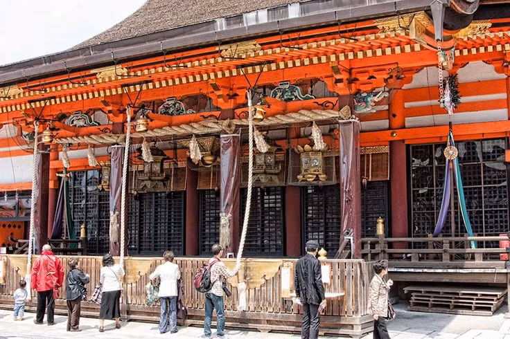  5. Không có khái niệm tội lỗi hay cứu rỗi. Thần đạo không tập trung vào việc phán xét, tội lỗi, hay cứu rỗi linh hồn. Thay vào đó, tôn giáo này nhấn mạnh đến sự hòa hợp giữa con người và thiên nhiên. Ảnh: Pinterest.