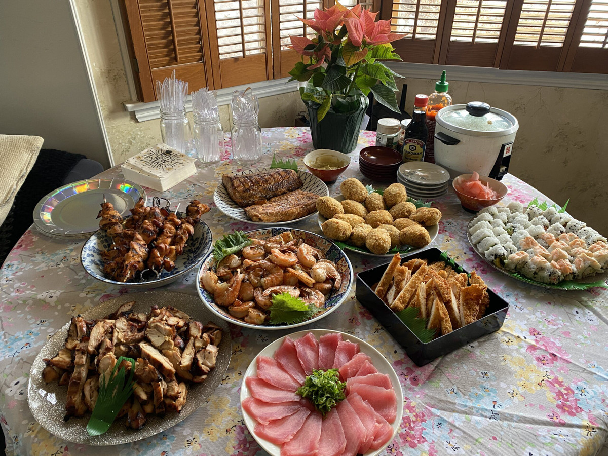  Năm mới ở Nhật Bản. Người Nhật tổ chức năm mới (Oshogatsu) theo Dương lịch. Vào thời khắc giao thừa, họ rung chuông 108 lần tại các chùa, tượng trưng cho việc loại bỏ 108 điều ác của con người. Ảnh: Pinterest.