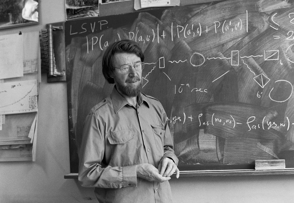  Thử nghiệm của Bell: Nhà vật lý John Bell đã phát triển bất đẳng thức Bell, được sử dụng để chứng minh rằng rối lượng tử là thực, chứ không phải là một ảo tưởng hoặc lý thuyết chưa đầy đủ. Ảnh: Pinterest.