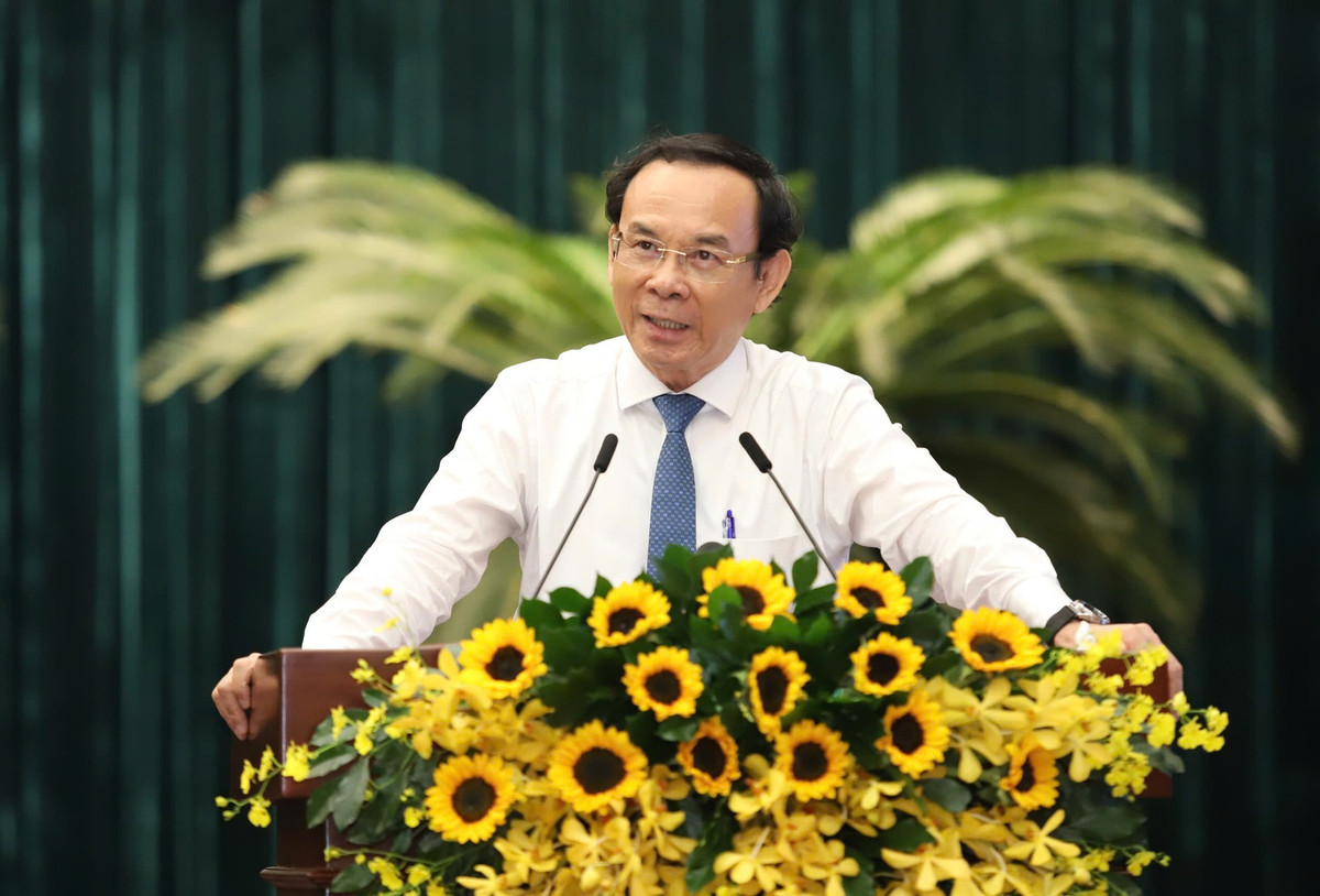 "Trí thức là lực lượng tiên phong cùng TPHCM bước vào kỷ nguyên mới’ Bí thư Thành ủy TPHCM Nguyễn Văn Nên phát biểu tại buổi gặp gỡ đội ngũ trí thức. Ảnh: H.V