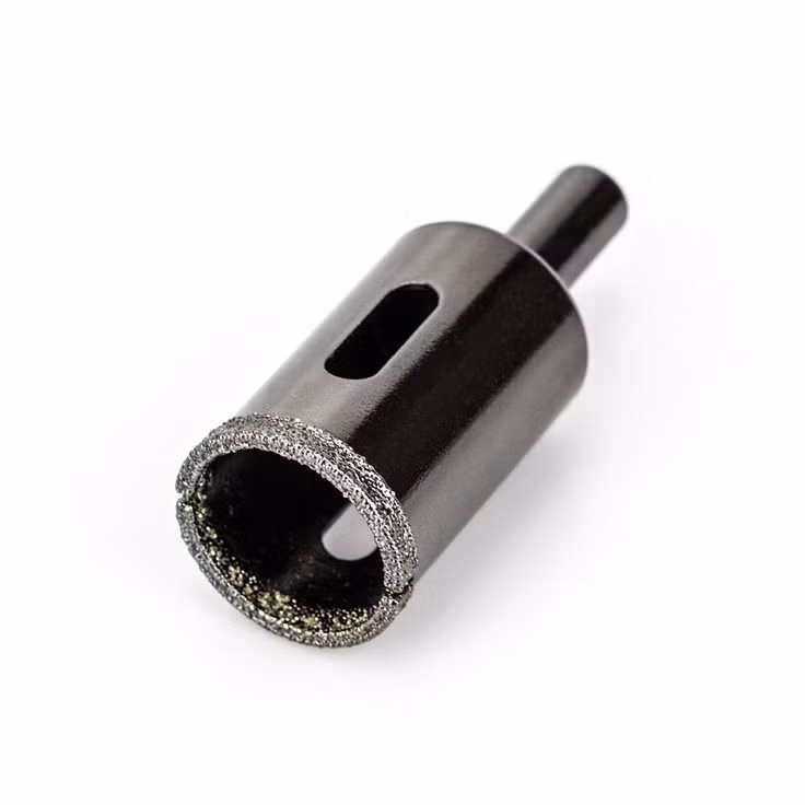  Ứng dụng công nghiệp: Phần lớn kim cương được sử dụng trong công nghiệp để cắt, mài, và khoan, nhờ vào độ cứng vượt trội của nó. Ảnh: Pinterest.